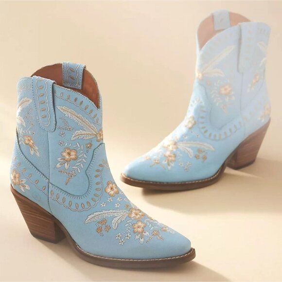 DINGO Womens Sz 10 Pastel Blue Primrose Embroidered Leather Western Booties New - Picture 1 of 12